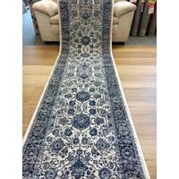 Clearance Hall Runners Heritage Cream Classic All Over Soft Feel Pile 80cm Wide End of Roll Edged
