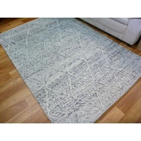 Handwoven Valencia Diamond Design Wool & Polyester Floor Area Rug Grey